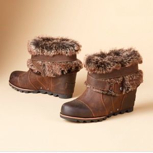 sorel fur wedge
